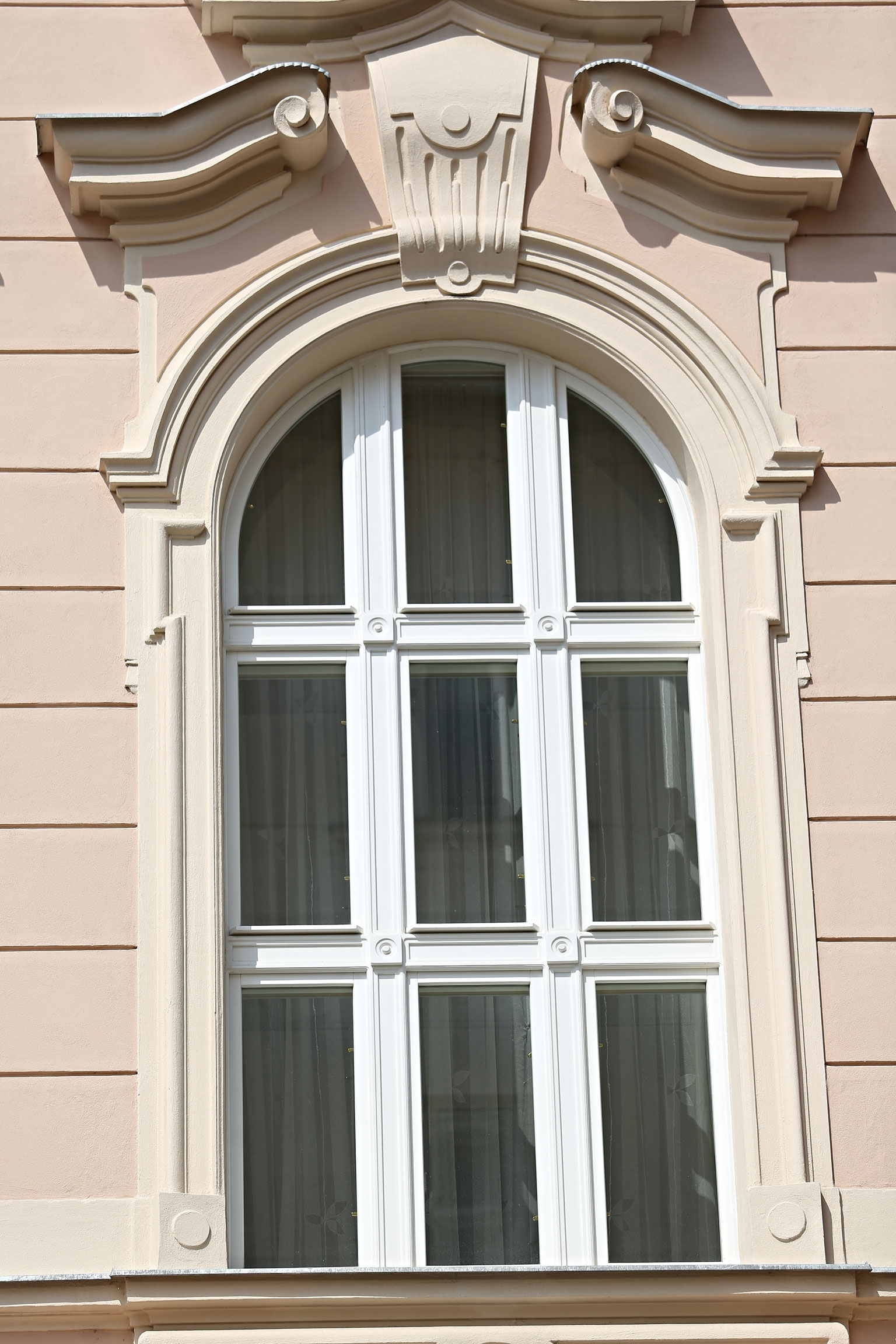 1434625183-vrazova2.jpg