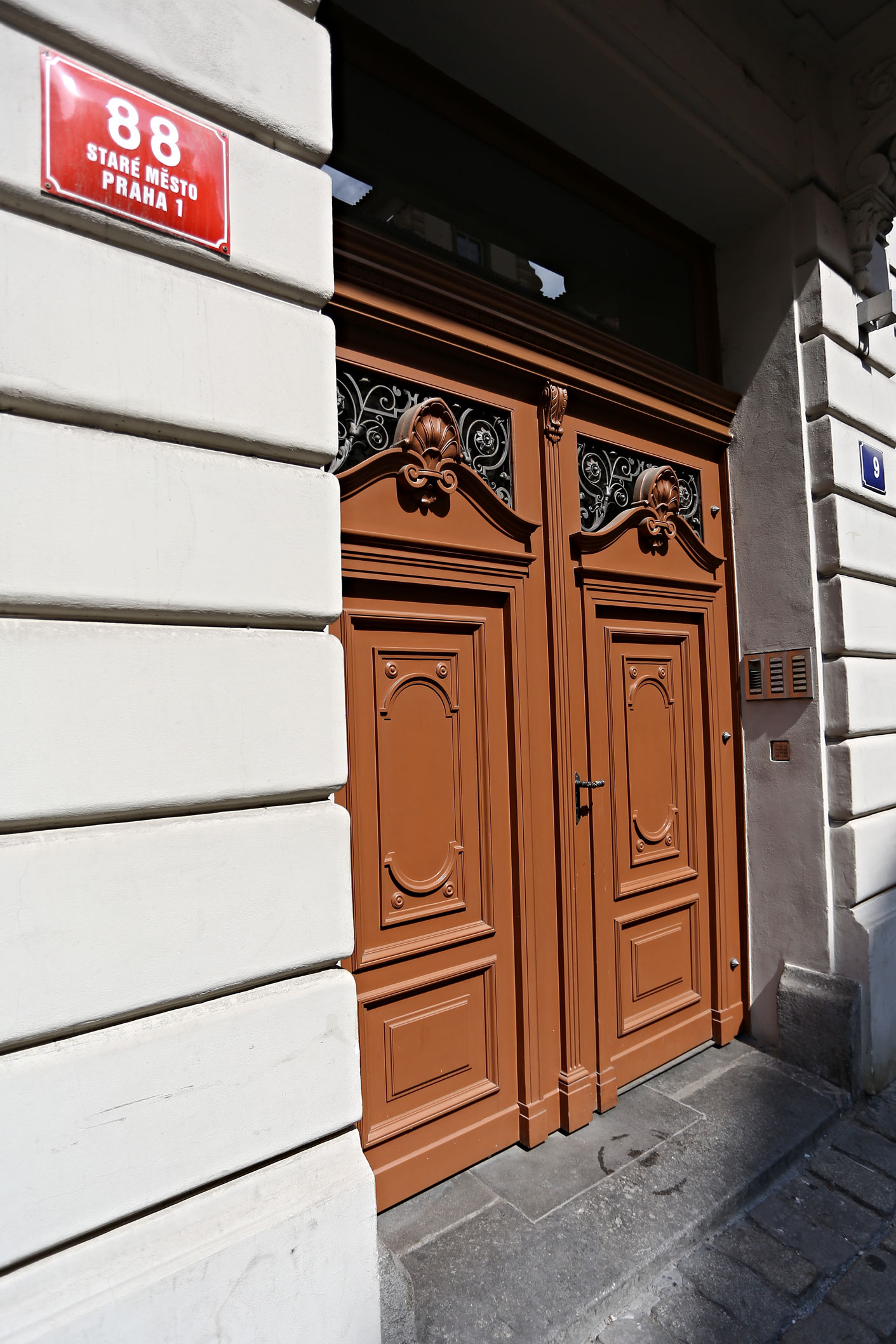 1434625560-platnerska4.jpg